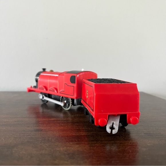James Trackmaster Motorized Train from Thomas and Friends #5 Needs Batteries - Picture 3 of 6